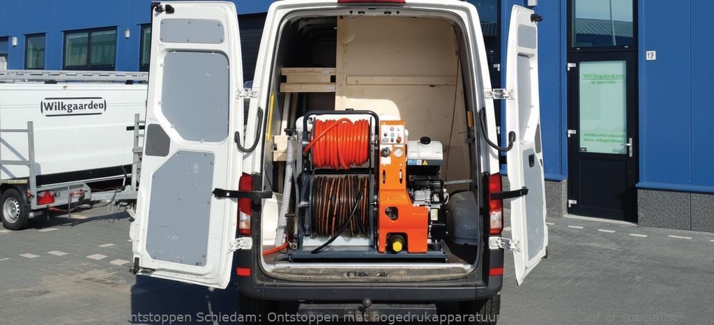 Ontstoppen met hogedrukapparatuur Schiedam: Zelf of specialist?